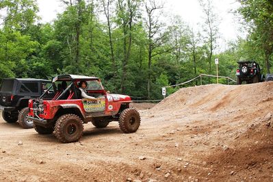 Jeepers_Meeting_2013_by_Maurone_00087.jpg