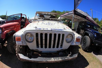 Jeepers_Meeting_2013_by_Maurone_00150.jpg