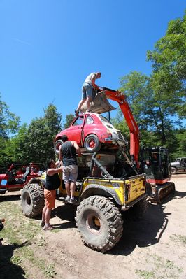 Jeepers_Meeting_2013_by_Maurone_00253.jpg