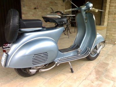 vespa dietro
