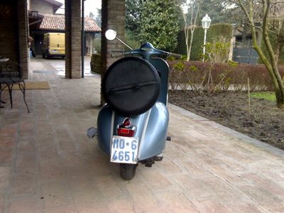 vespa dietro
