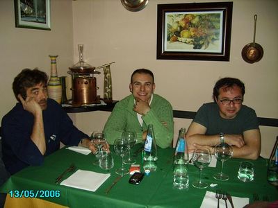 ...robby...Checco...and Andrea...
...che bellissimo ristorante...!!!eh...eh...eh....
