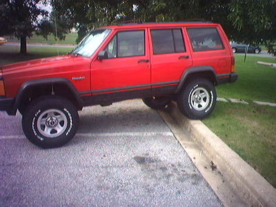 CherokeeXJ1996
Rusty 3" Lifts - BFGoodrich 31x10.5x15 - 15x7 stock rims - Everything else Stocks
